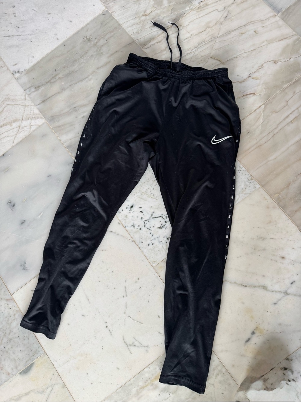 Nike Men’s joggers/ Athletic Pants with logos down the side, Dri-Fit, Size M